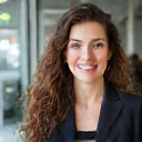 Ritratto professionale di Elena Conti, Responsabile Marketing e Comunicazione di HerboPro.